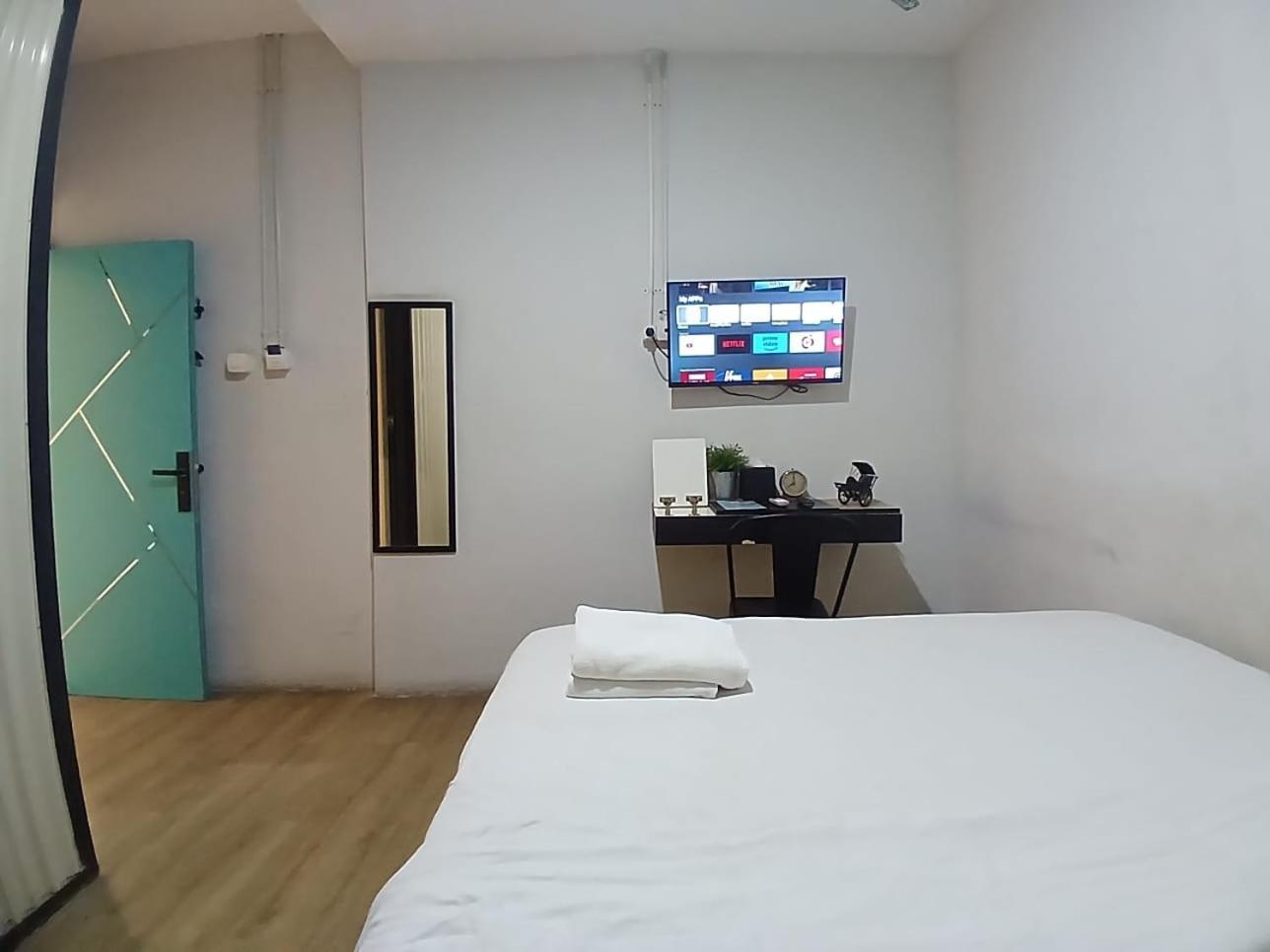 Pinx'S Hostel Jakarta Buitenkant foto